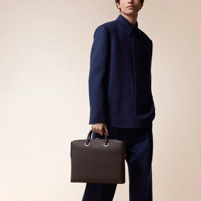 Briefcase, Must