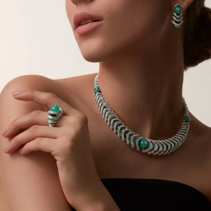 Geometrie & Contrastes Necklace, Chrysoprase, Paved