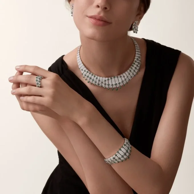 Le Voyage Recommence Necklace, Emerald, Paved
