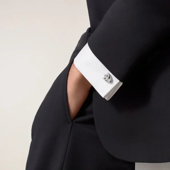 Panthere De Cartier Cufflinks – Rhodiumized White Gold, Diamonds, Emeralds, Onyx – Cartier